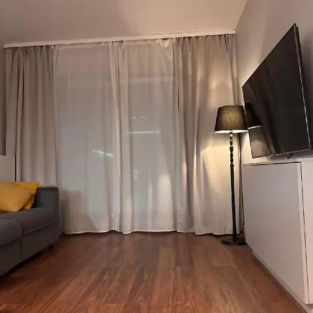 Before Making A Request, Please Read The Host Profile At The Bottom Of Page # Spacious 3-room Flat In Quiet Area شقة *