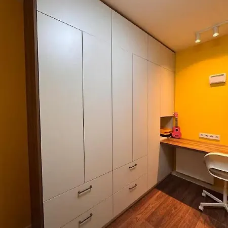 Before Making A Request, Please Read The Host Profile At The Bottom Of Page # Spacious 3-room Flat In Quiet Area شقة *
