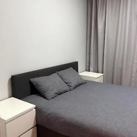 Before Making A Request, Please Read The Host Profile At The Bottom Of Page # Spacious 3-room Flat In Quiet Area شقة