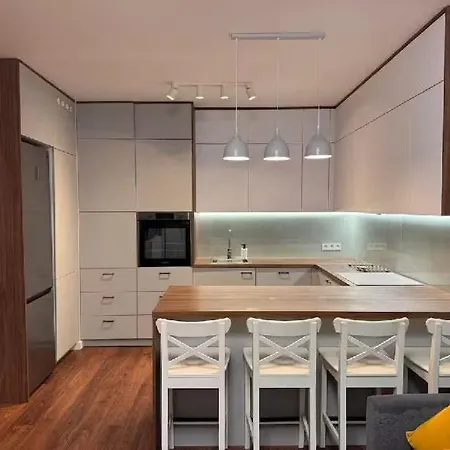Before Making A Request, Please Read The Host Profile At The Bottom Of Page # Spacious 3-room Flat In Quiet Area Appartamento Cracovia